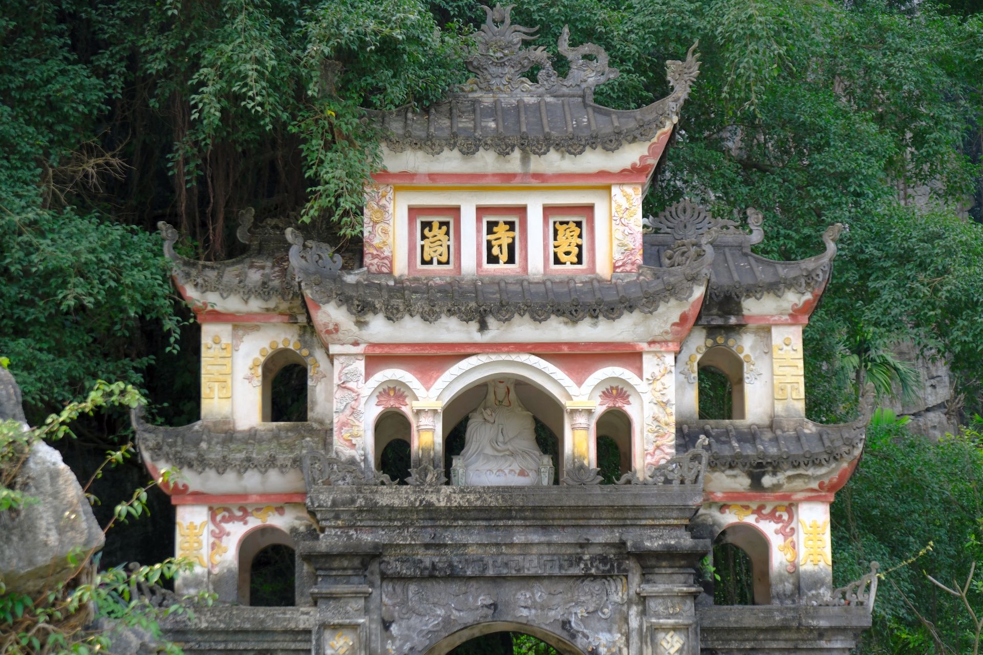 Bích Động Pagoda